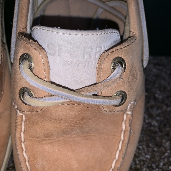 Sperries - Picture 3 of 6